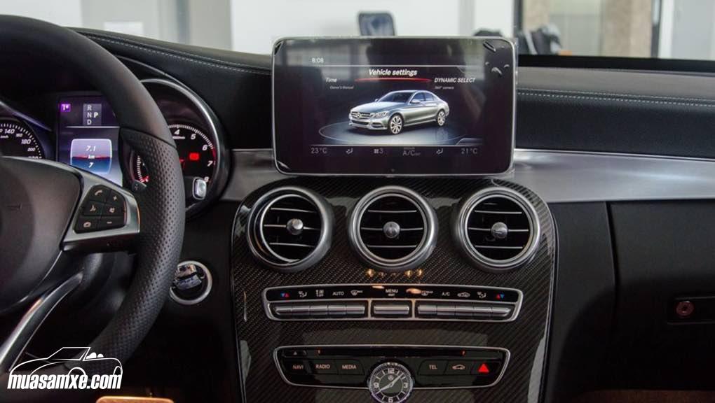 Đánh giá Mercedes C300 AMG 2018 về thiết kế nội thất